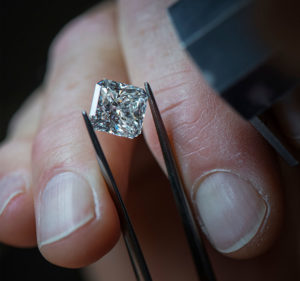 Diamant i korntang