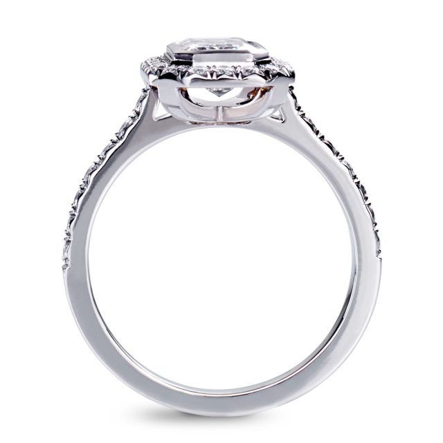Smaragdslipt diamantring i platina med briljanter