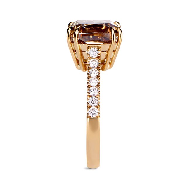 5.07 ct. champagnefarget diamantring i roségull