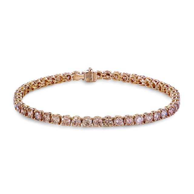 Tennis bracelet in rose gold set with champagne colored diamonds