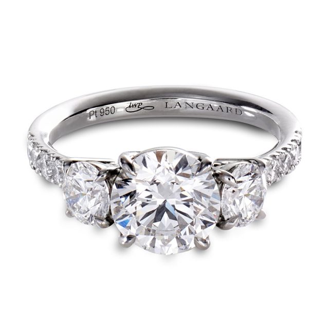 Trestensring i platina med diamanter