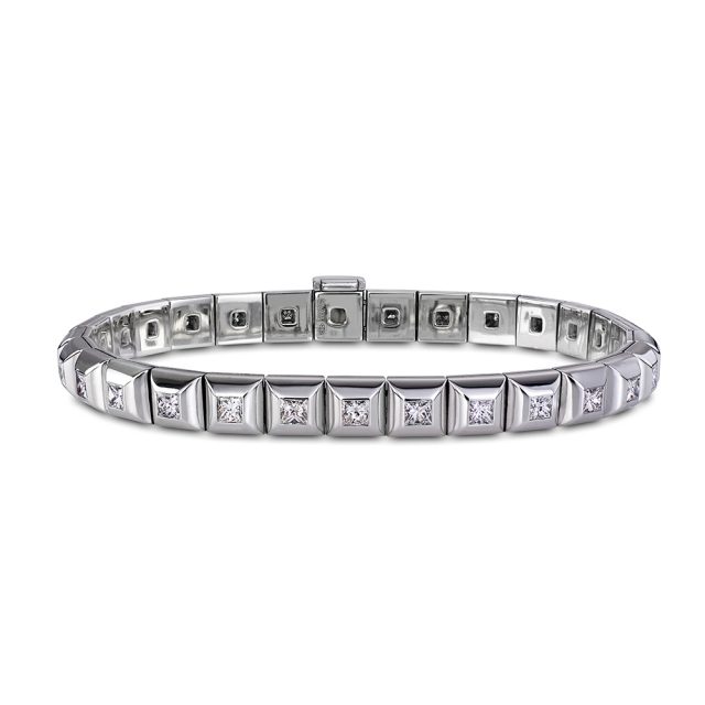 Square bracelet in white gold set with princess cut diamonds