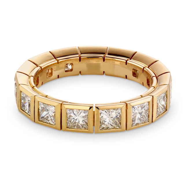 Eternity ring in rosé gold with diamonds