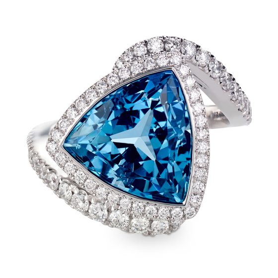 Ring med diamanter og akvamarin