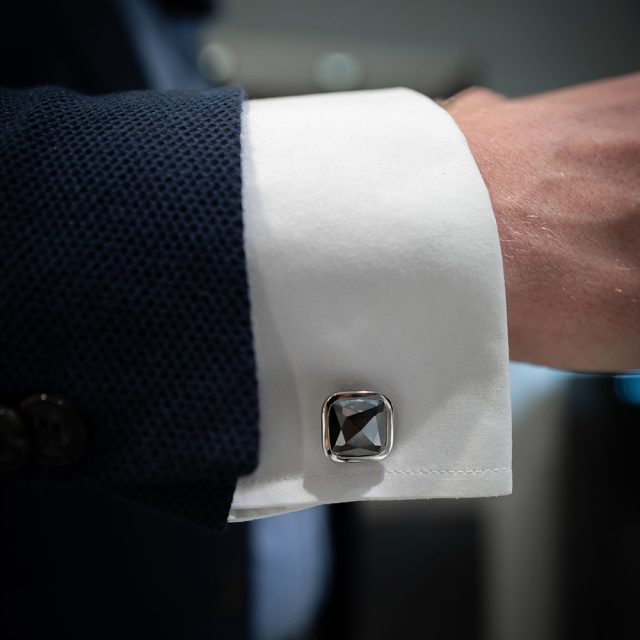 Cufflinks in platinum with black diamonds, tot. weight 20,06 ct.