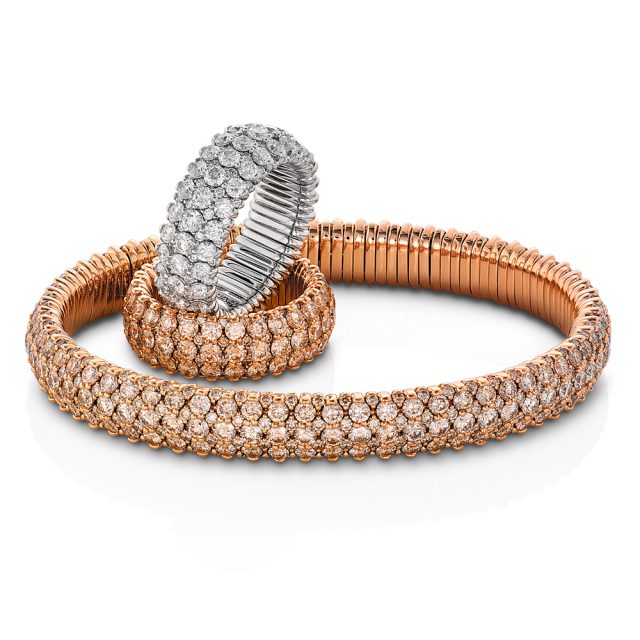 Stretch armbånd og ringer i roségull og hvitt gull med hvite og brune diamanter